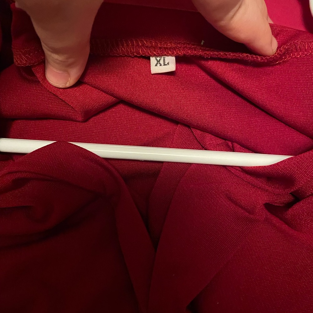 Maternity, XL, two slits on both sides for legs, dark red, shows bump well! - Picture 4 of 4